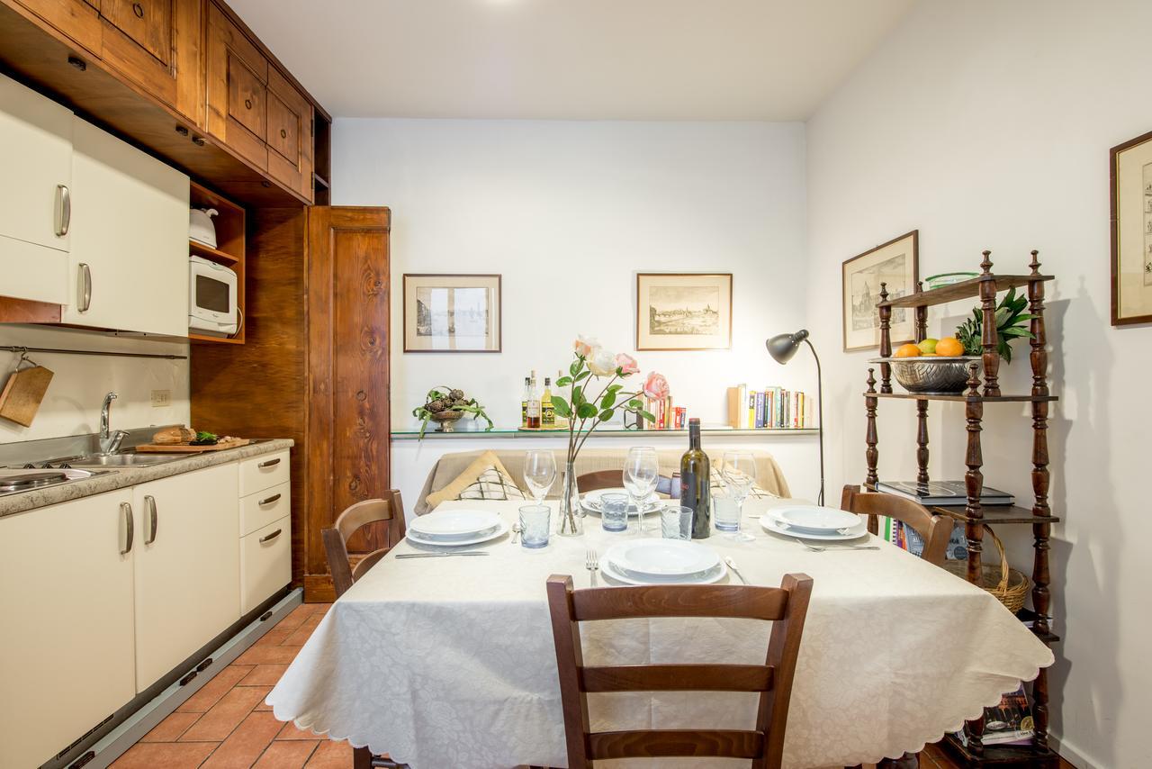 Antefissa Firenze Bagian luar foto
