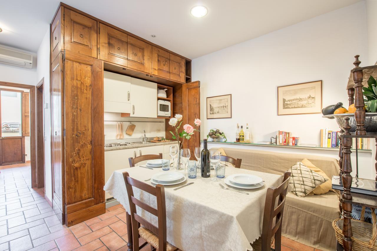 Antefissa Firenze Bagian luar foto